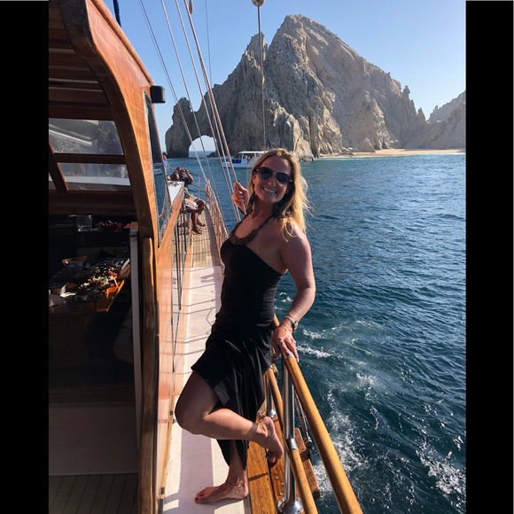 Meet your Posher, Amy - Picture 1 of 2